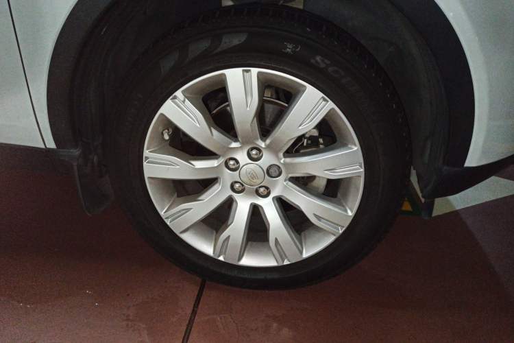 Used Land Rover Discovery Sport 2015 2.0T HSE LUXURY Right Front Wheel Hub