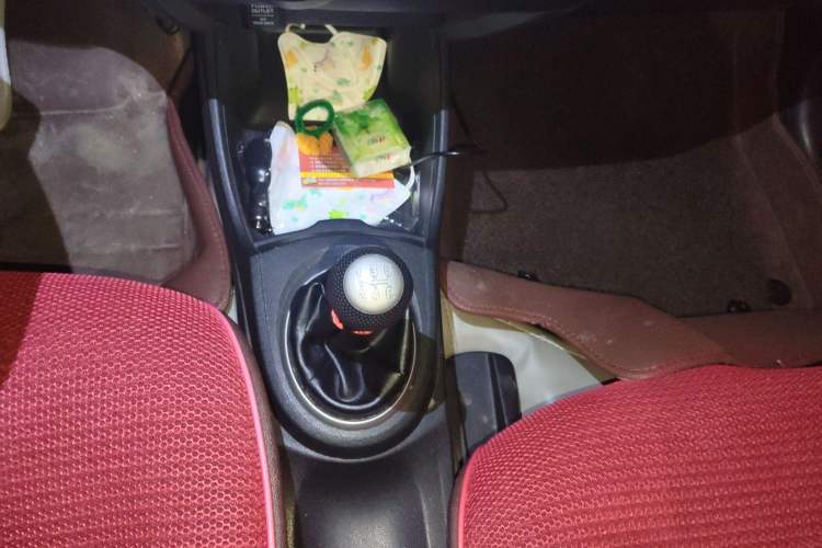 Used Honda Fit 2011 1.3L manual Comfort version Gear Lever