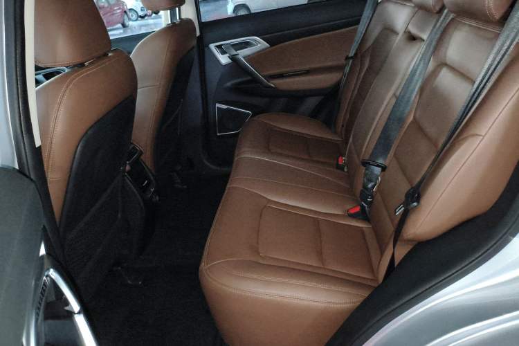 Used Geely Auto Emgrand X7 Sport 2016 1.8TD Automatic ZhiZun Version Left Rear Seat