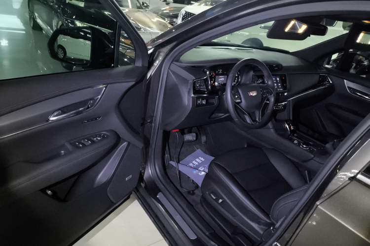 Used Cadillac XT6 2022 2.0T Six-Seater Four-Wheel-Drive Luxury Version