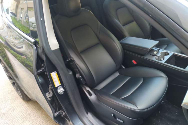 Used Tesla Model Y 2024 Long-Range All-Wheel-Drive Version
