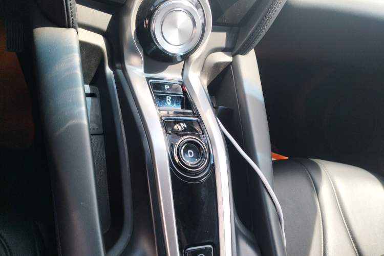 Used Acura CDX 2016 1.5T Two-Wheel Drive Enjoyment Edition Gear Lever