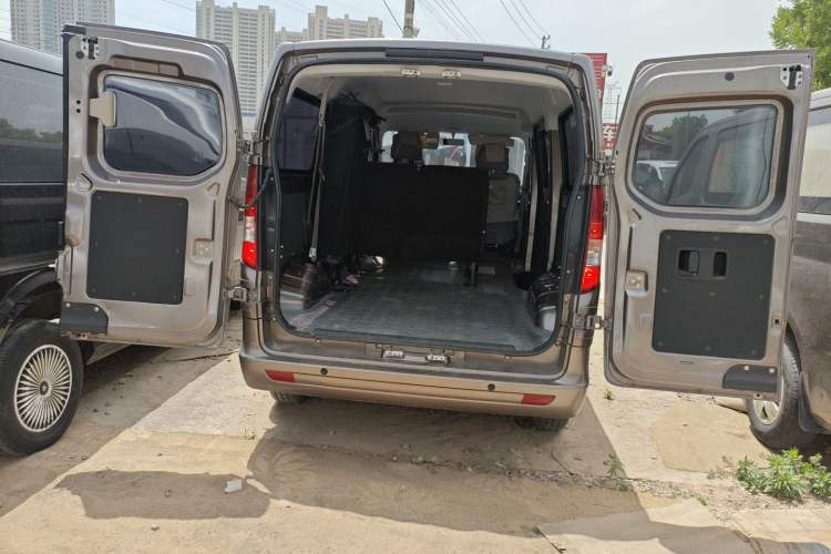 Used CHANGAN KAICHENG Ruixing M60 2023 1.6L CNG Comfort-Grade 6-Seater Passenger Vehicle
