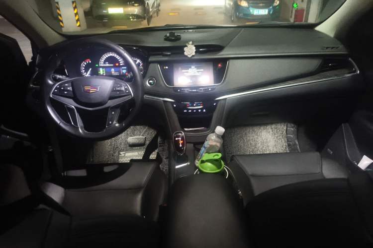 Used Cadillac XT5 2017 Anniversary Edition 25T Luxury Model