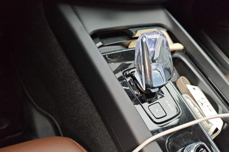 Used Volvo S60 2023 B4 Zhiyi Luxury Edition Gear Lever