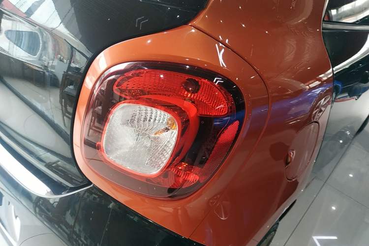 Used smart forfour 2018 1.0L 52 kW Dynamic Edition