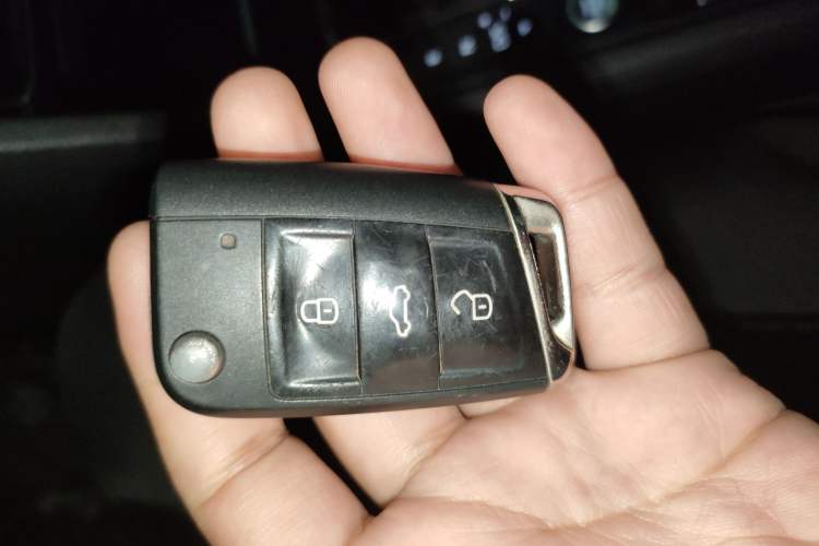 Used Volkswagen Teramont 2020 330TSI Two-Wheel-Drive Luxury Edition China VI Standard Vehicle Key