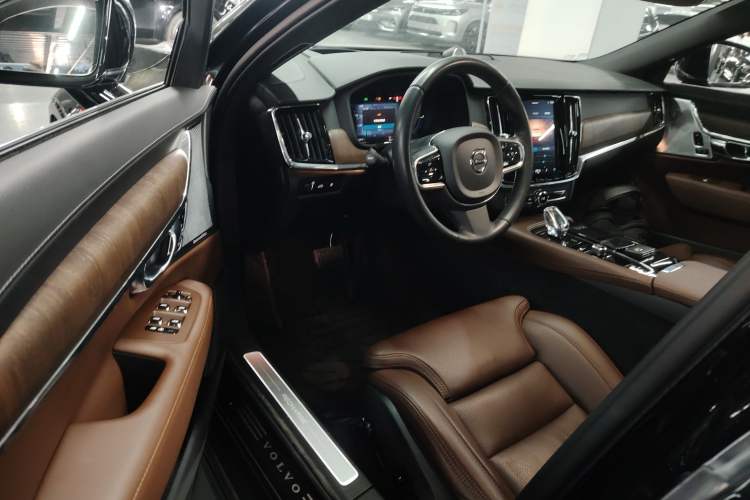 Used Volvo S90 New Energy 2022 T8 eDrive Hybrid Luxury Edition