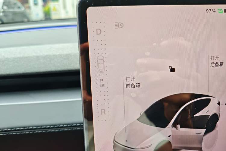 Used Tesla Model Y 2025 Rear-Wheel-Drive Version
