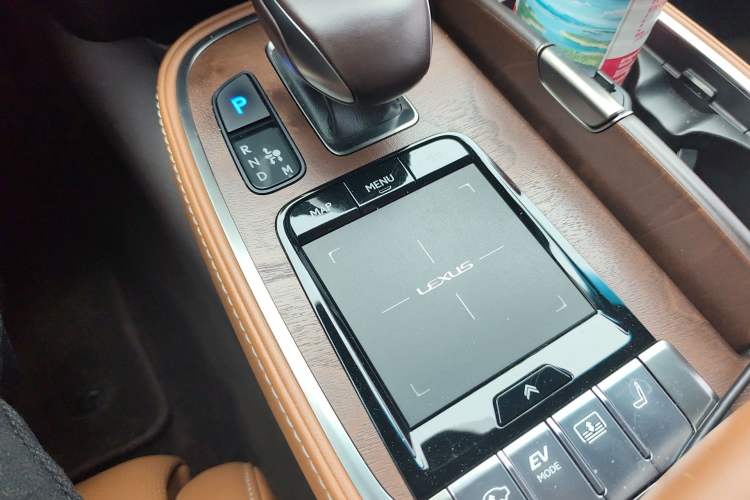 Used Lexus LS 2018 500h Executive Edition China V Standard Gear Lever