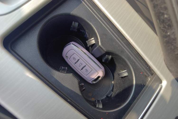 Used Geely Auto Emgrand X7 Sport 2018 1.8TD Automatic Two-Wheel Drive Smart 4G Connected Version
