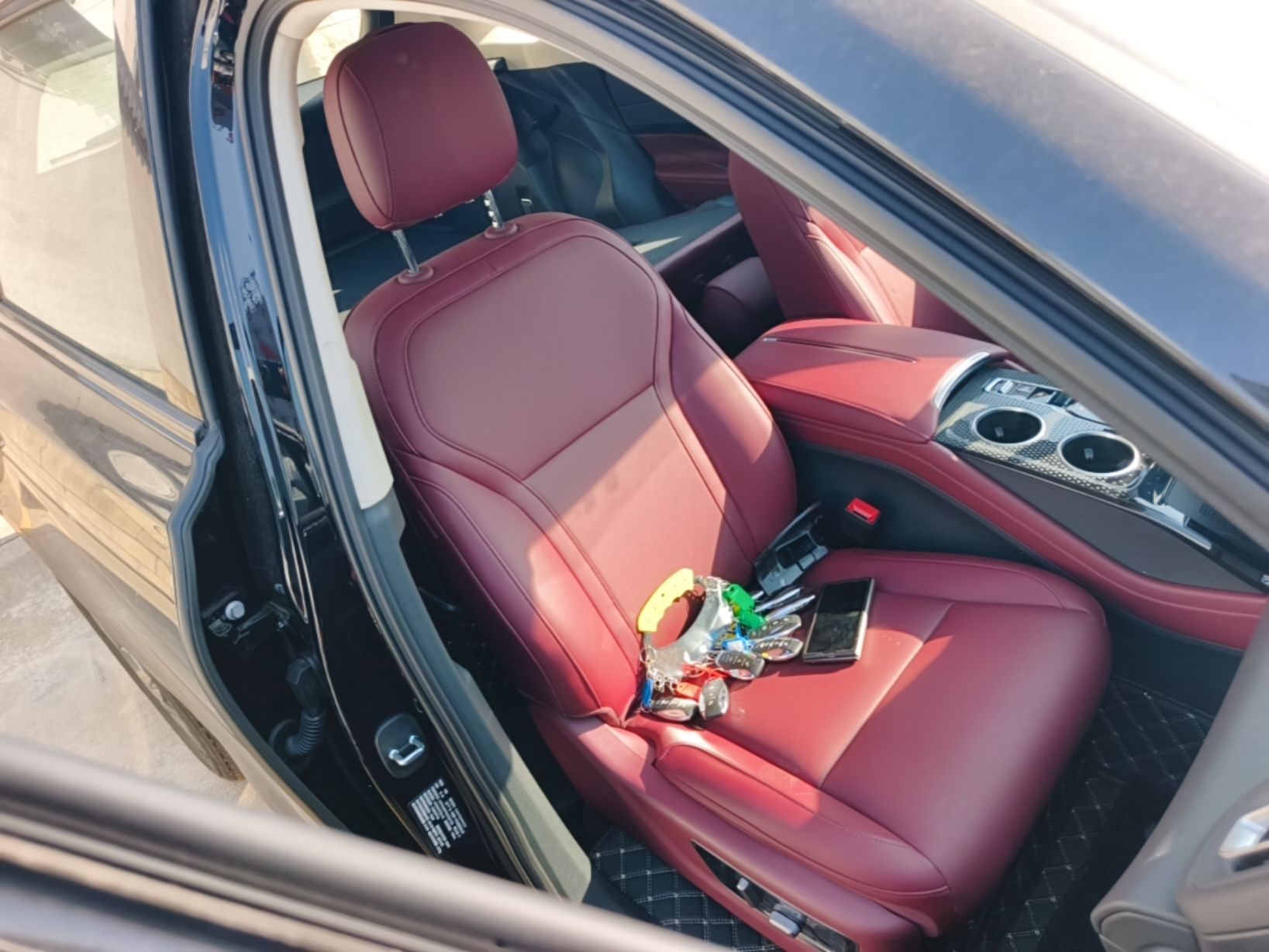 Hongqi HS3 PHEV 2025 Model 117km Jingwei Edition — снимка 19
