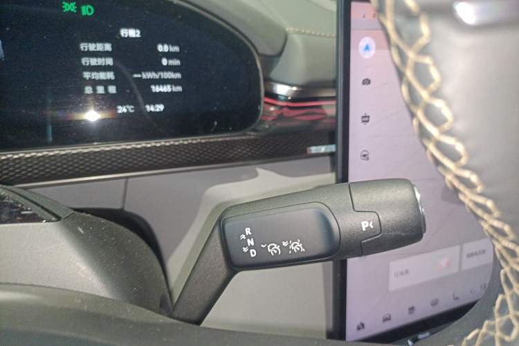 Used Zeekr 7X 2025 75 kWh Rear-Wheel Drive Intelligent Driving Version Gear Lever