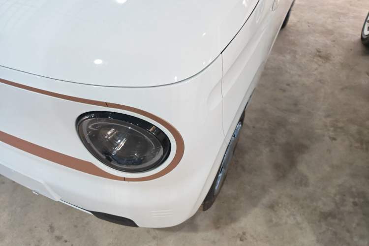 Used Geely Galaxy Panda 2024 Panda Mini 200km Endurance Bear Left Front Headlight