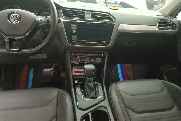 Used Volkswagen Tiguan L 2019 330TSI Automatic Two-Wheel Drive Panoramic Comfort Edition China VI Standard Gear Lever