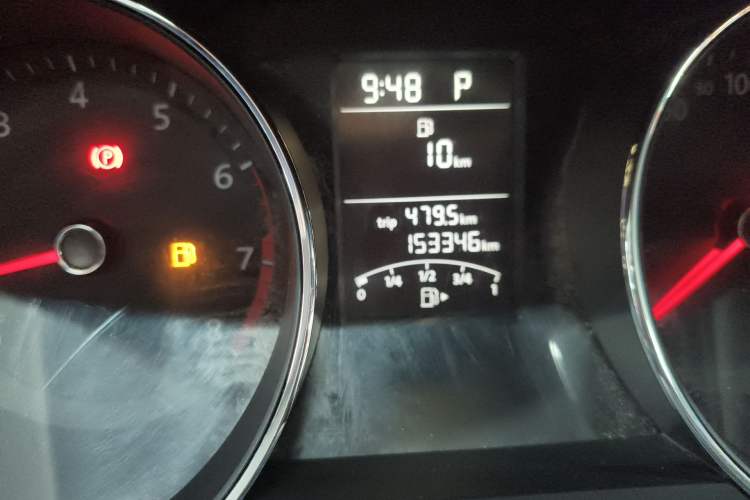 Used Volkswagen Sagitar 2018 1.6L Automatic Comfort Model Odometer Close Up