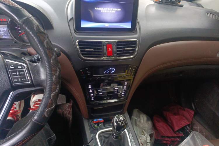 Used Jinbei S70 2018 1.5T Excellence Edition 7-Seater Audio And AC Panel