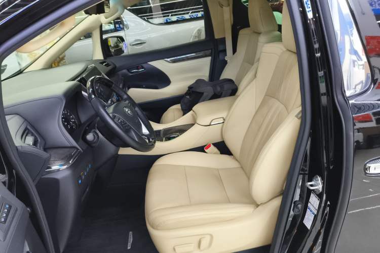 Used Toyota Alphard 2020 Dual-Engine 2.5L Prestige Edition
