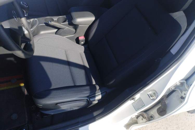 Used Hyundai Mistra 2014 1.8L Manual Comfort GL Model Left Front Seat