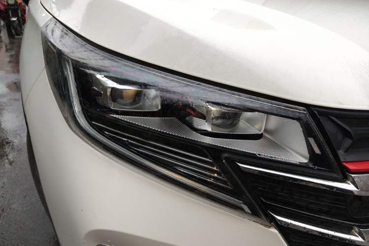 Used GAC Trumpchi GS3 2021 POWER 270T Automatic Luxury Edition Right Front Headlight