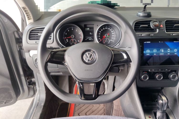 Used Volkswagen Golf 2012 1.6L Automatic Fashion Model