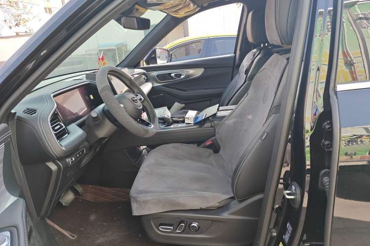 Used GAC Trumpchi GS8 2025 Linghang Series 2.0 TGDI Two-Wheel-Drive Luxury Edition 5 Seats
