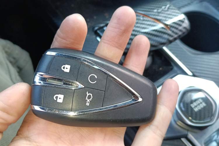 Used Changan UNI-V 2022 1.5T Prestige Version
