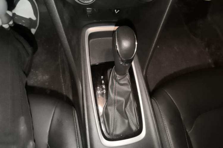 Used Chevrolet Monza 2019 RS 330T Automatic Comfort Edition China VI Standard Gear Lever