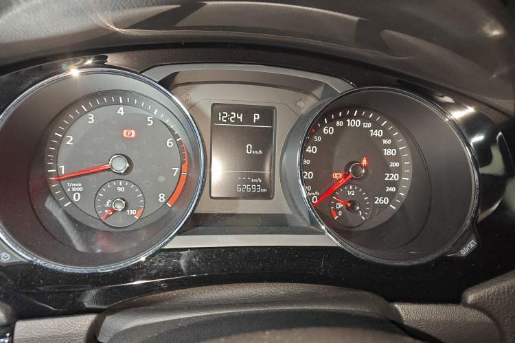 Used Volkswagen Sagitar 2017 230TSI Automatic Comfort Version Instrument Cluster