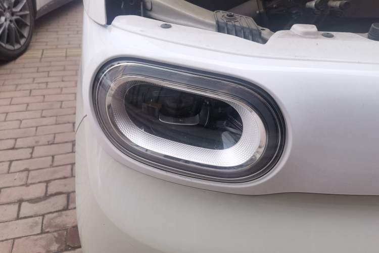 Used Wuling Hongguang MINIEV 2024 3rd Generation 215km Youth Edition Right Front Headlight