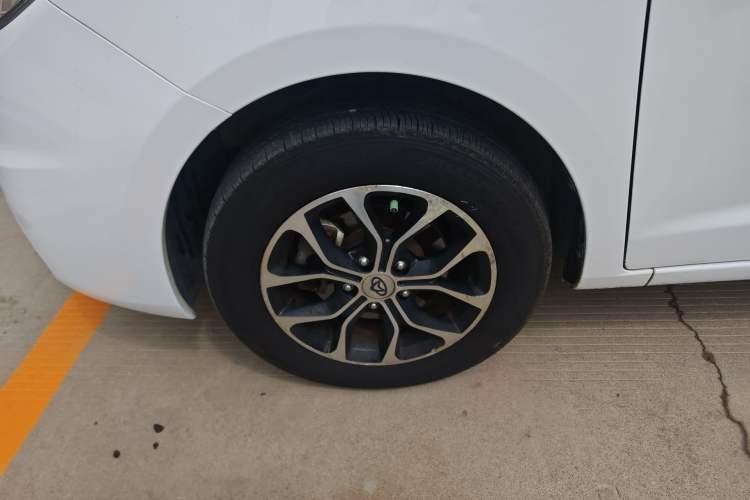 Used CHANGAN KAICHENG Oushang A600 2016 1.5L Manual Luxury 7-Seater Exterior 4