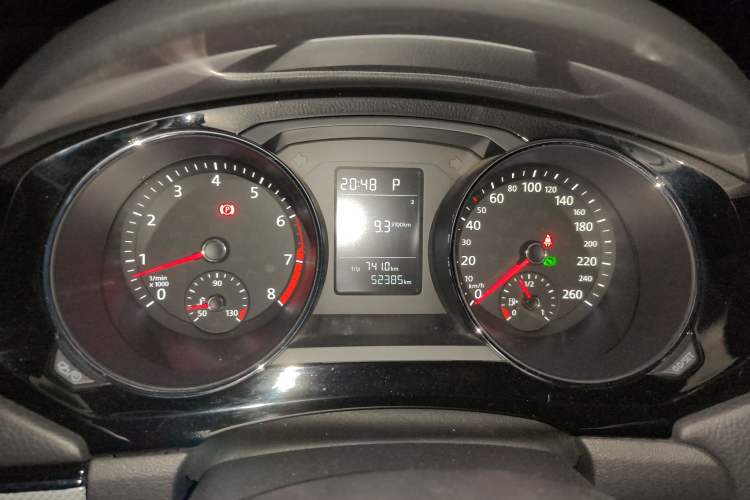 Used Volkswagen Sagitar 2017 230TSI Automatic Comfort Version
