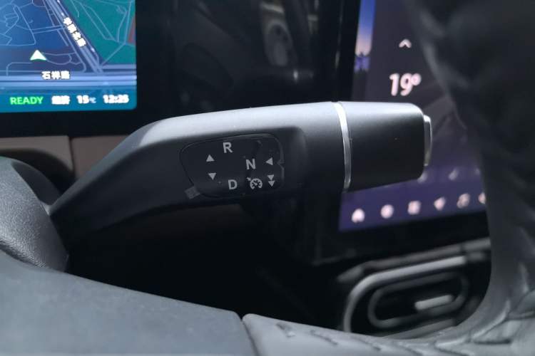 Used Leapmotor C01 2024 Pure Electric 525 Comfort Edition Gear Lever