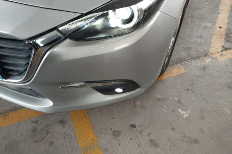 Used Mazda 3 Axela 2017 Sedan 1.5L Automatic Luxury Model China VI Standard