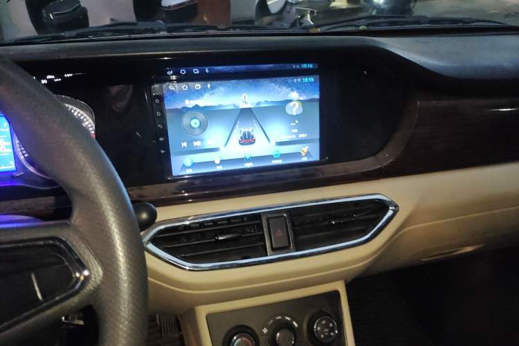 Used CHANGAN KUAYUE Xing V5 2022 1.5L Enjoyment Model 5-7 Seater Passenger Vehicle JL473QH Audio And AC Panel