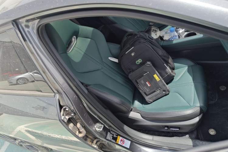 Used CHANGAN UNI-V iDD 2024 Blue Whale Smart Electric iDD 136km Luxury Model
