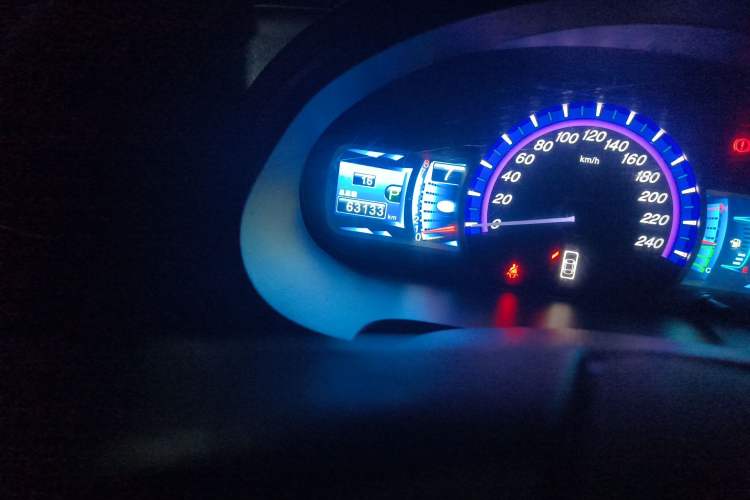 Used BYD S6 2013 Jingyue Edition 2.4L Automatic Luxury Model 5 Seats
