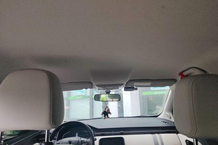 Used ORA iQ 2018 High-Range Version Smart Connectivity Model