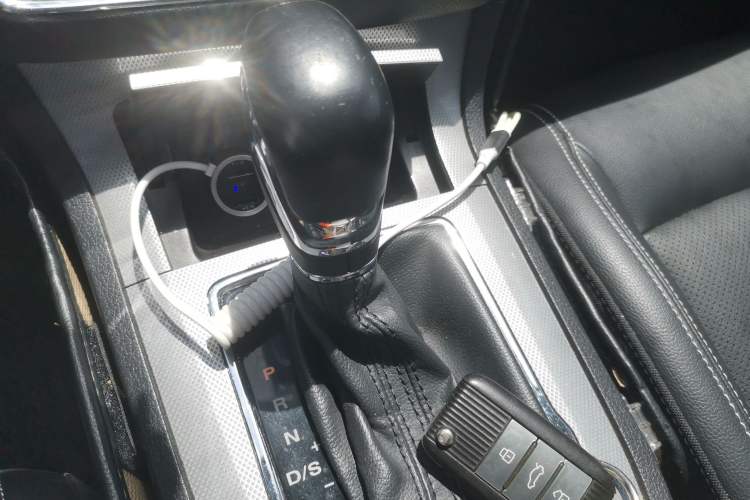 Used Roewe RX5 2017 20T Two-Wheel Drive Automatic Internet Elite Edition
