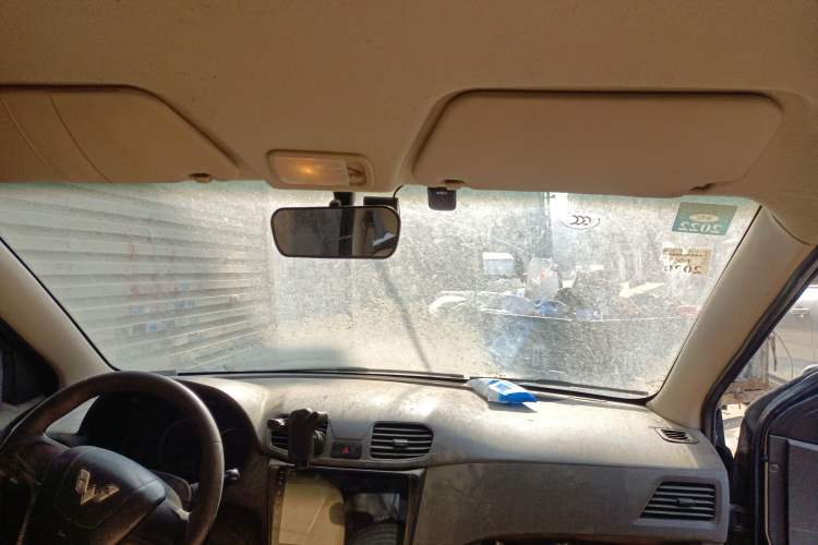 Used Wuling Hongguang 2014 1.5L Standard Version
