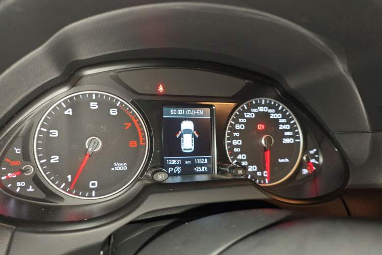 Used Audi Q5 2017 Plus 40 TFSI Technology Model