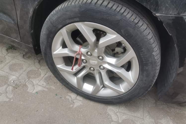 Used Geely Auto Emgrand GT 2015 1.8T Flagship Model Right Front Wheel Hub