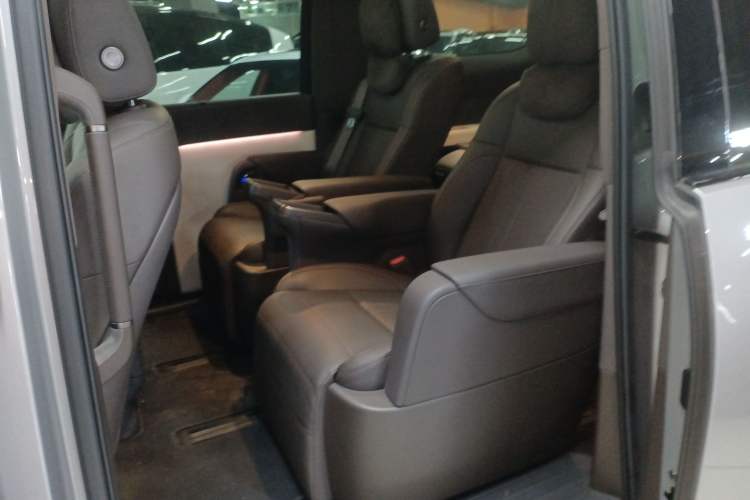 Used Li Auto MEGA 2024 Ultra Model
