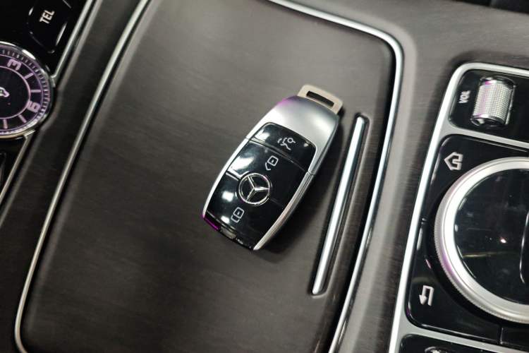 Used Mercedes-Benz E-Class 2017 E 300 L Sporty and Stylish Model
