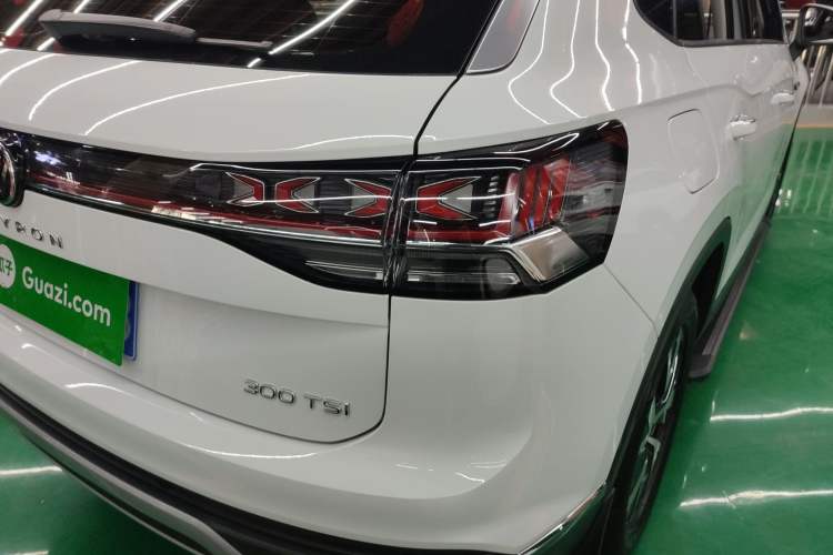 Used Volkswagen Tayron 2023 300TSI Two-Wheel-Drive Luxury Plus Advanced Edition