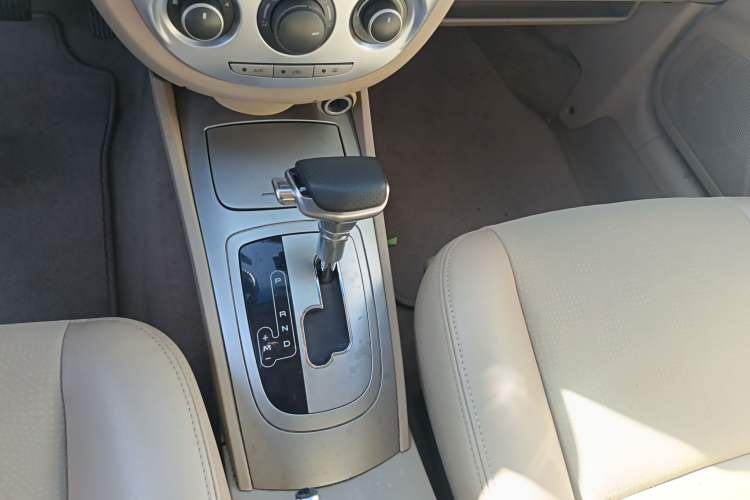 Used Buick Excelle 2013 1.5L Automatic Classic Model
