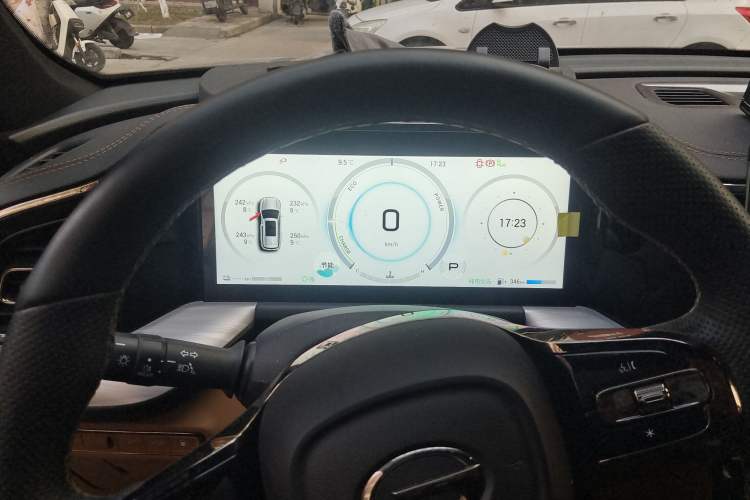 Used GAC Trumpchi ES9 2024 PHEV with 143 km Max