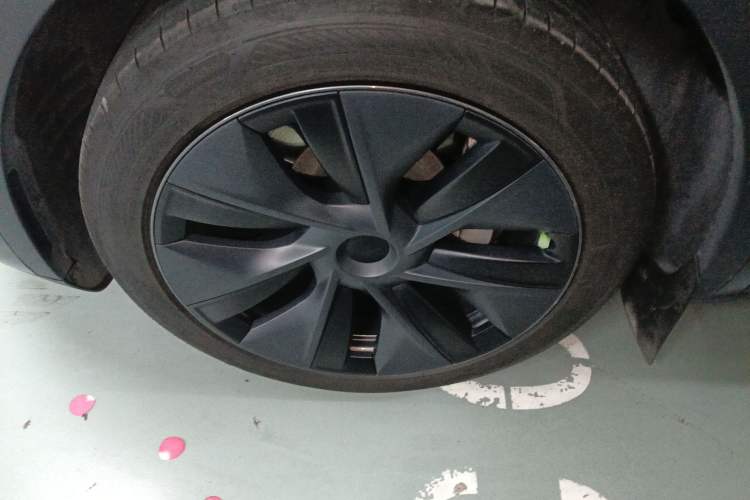 Used Tesla Model Y 2024 Rear-Wheel-Drive Version Left Front Wheel Hub