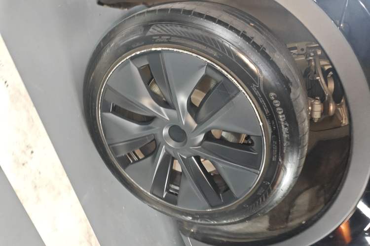 Used Tesla Model Y 2023 Rear-Wheel-Drive Version
