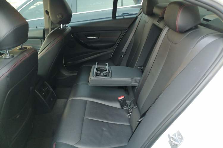 Used BMW 3 Series 2015 320i Sport Design Package
